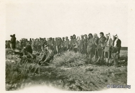 1926 - Syrian fighters watching a machine gun drill
